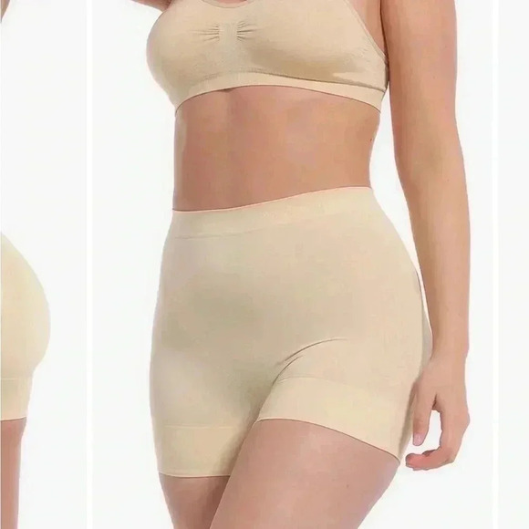 NWT Magic Bodyfashion Nordstrom Booty Boost Shaper Shorts S - Picture 2 of 8
